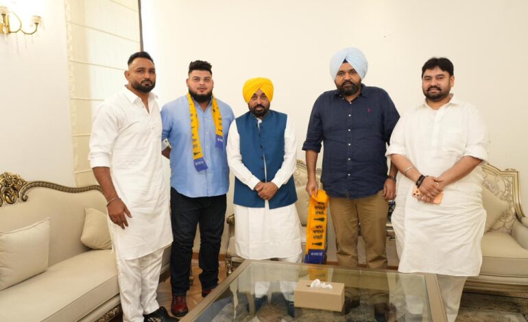 ਰੁਸਤਮ-ਏ-ਹਿੰਦ ਪਹਿਲਵਾਨ ਪ੍ਰੀਤਪਾਲ ਫਗਵਾੜਾ ‘ਆਪ’ ਵਿੱਚ ਸ਼ਾਮਲ