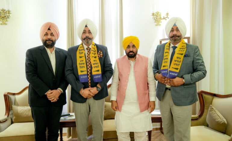 ਐਡਵੋਕੇਟ ਜੀਐਸ ਘੁੰਮਣ ਅਤੇ ਐਡਵੋਕੇਟ ਜੀਪੀਐਸ ਘੁੰਮਣ ‘ਆਪ’ ਵਿੱਚ ਸ਼ਾਮਲ