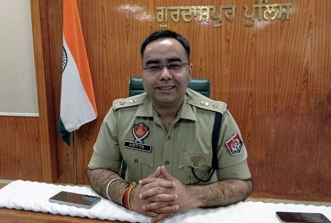 53 ਦਿਨਾਂ ਬਾਅਦ ਵੱਡੀ ਕਾਮਯਾਬੀ: ਸਰਾਫ਼ਾ ਕਾਰੋਬਾਰੀ ਲੁੱਟ ਕਾਂਡ ਦਾ ਪੰਜਵਾਂ ਮੁੱਖ ਦੋਸ਼ੀ ਵੀ ਗੁਰਦਾਸਪੁਰ ਪੁਲਿਸ ਵੱਲੋਂ ਗ੍ਰਿਫ਼ਤਾਰ