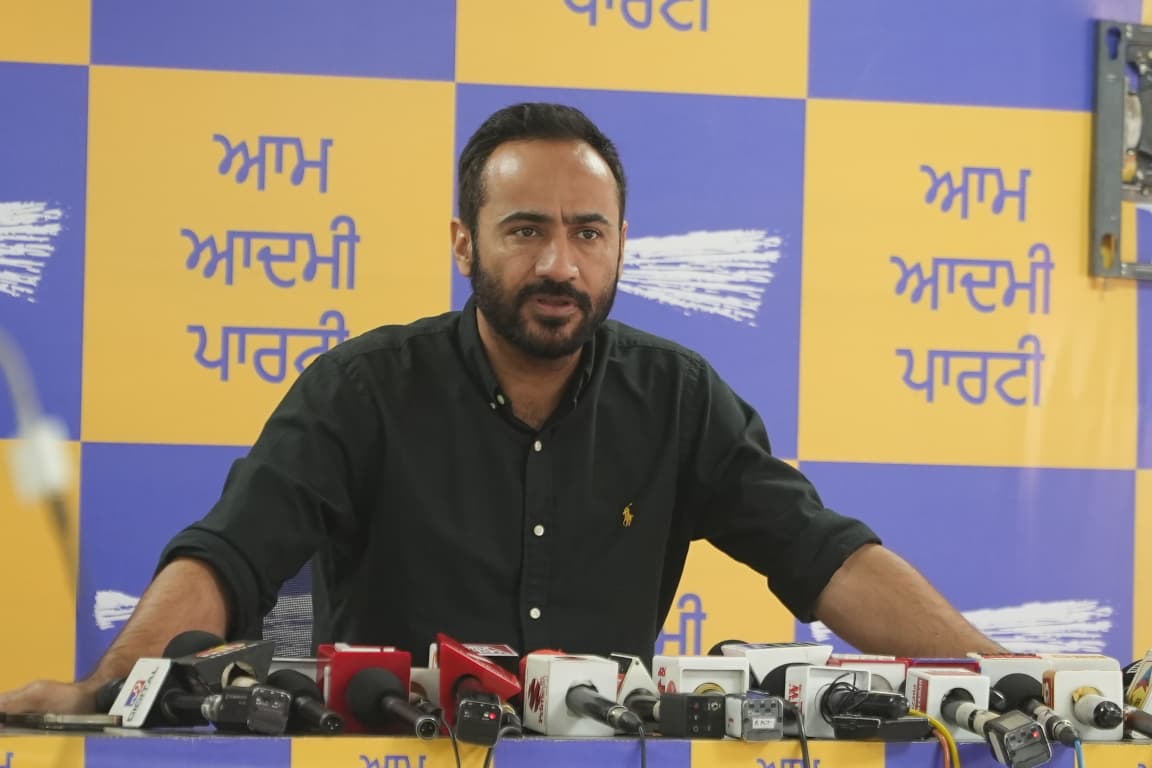 ‘ਆਪ’ ਆਗੂਆਂ ਦੇ ਘਰਾਂ ‘ਤੇ ਈਡੀ-ਸੀਬੀਆਈ ਦੀਆਂ ਰੇਡਾਂ ਕਰਵਾ ਕੇ ਅਮਿਤ ਸ਼ਾਹ ਪਾਰਟੀ ਤੋੜਨ ਦੀ ਕੋਸ਼ਿਸ਼ ਕਰ ਰਹੇ ਹਨ: ਮੀਤ ਹੇਅਰ