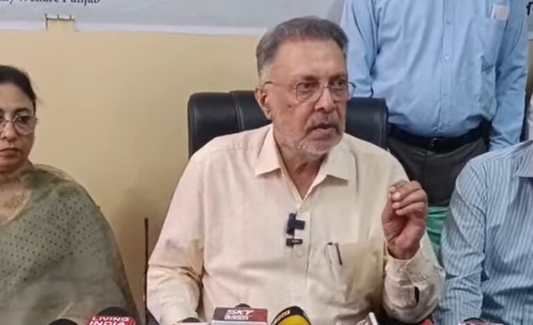 ਧਰਨੇ ‘ਤੇ ਬੈਠੇ ਨਰਸਿੰਗ ਸਟਾਫ਼ ਯੂਨੀਅਨ ਨੂੰ ਡਾ. ਬਲਬੀਰ ਦੀ ਚੇਤਾਵਨੀ — ਡਿਊਟੀ ‘ਤੇ ਵਾਪਸ ਨਾ ਆਏ ਤਾਂ ਕਾਰਵਾਈ ਲਈ ਰਹੋ ਤਿਆਰ, ਸੁਣੋ ਸਿਹਤ ਮੰਤਰੀ ਦਾ ਬਿਆਨ