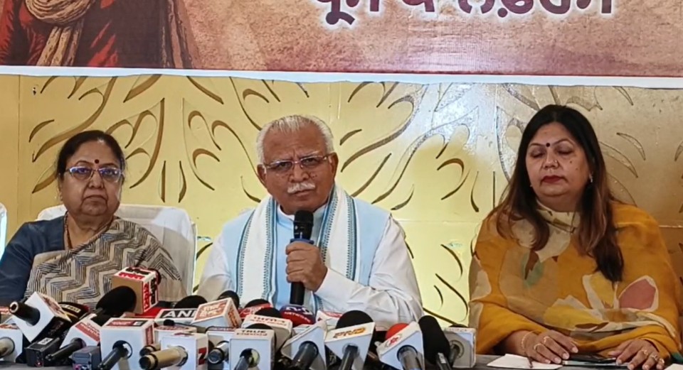 ਜਲੰਧਰ ਵਿੱਚ ਗਰਜੇ ਮਨੋਹਰ ਲਾਲ ਖੱਟਰ: ਮਹਿਲਾ ਰਾਖਵਾਂਕਰਨ ਦਾ ਵਿਰੋਧ ‘ਅਨਿਆਂ’, ਕਾਂਗਰਸ ਨੂੰ ਚੋਣਾਂ ਵਿੱਚ ਮਿਲੇਗਾ ਜਵਾਬ