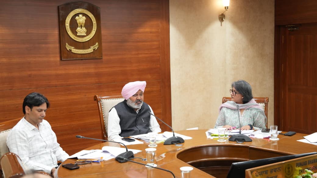 ਭਗਵੰਤ ਮਾਨ ਸਰਕਾਰ ਵੱਲੋਂ ਜਨਤਕ ਸੇਵਾਵਾਂ ਵਿੱਚ ਸੁਧਾਰ ਲਈ ਬਕਾਇਆ ਆਰ.ਸੀ. ਅਤੇ ਡਰਾਈਵਿੰਗ ਲਾਇਸੰਸ ਅਰਜ਼ੀਆਂ ਦੇ ਸਮਾਂਬੱਧ ਨਿਪਟਾਰੇ ਦੇ ਨਿਰਦੇਸ਼: ਹਰਪਾਲ ਸਿੰਘ ਚੀਮਾ