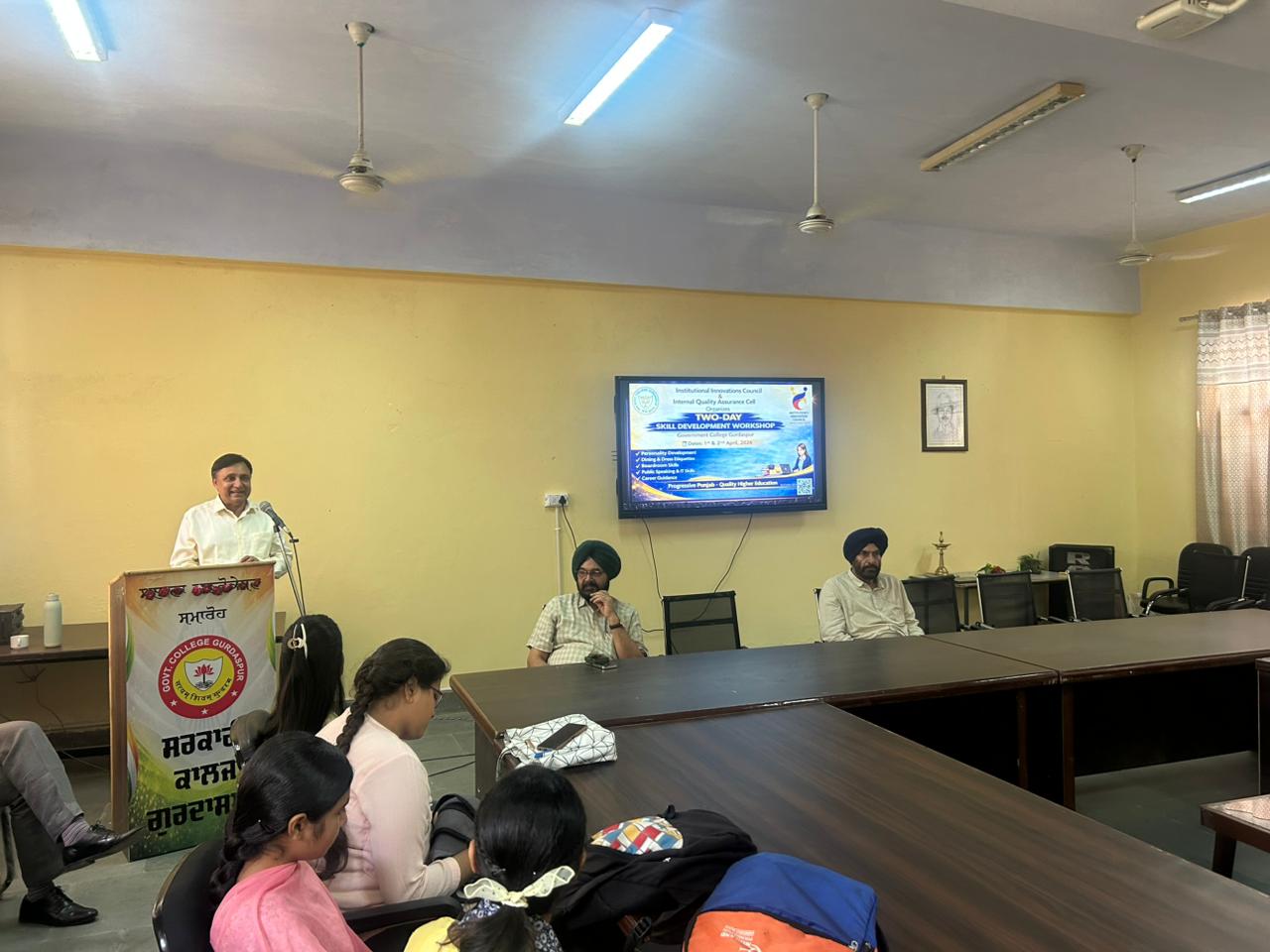 ਸਰਕਾਰੀ ਕਾਲਜ ਗੁਰਦਾਸਪੁਰ ਵਿੱਚ ਦੋ ਰੋਜ਼ਾ ਸਕਿਲ ਡਿਵੈਲਪਮੈਂਟ ਵਰਕਸ਼ਾਪ ਸਮਾਪਤ