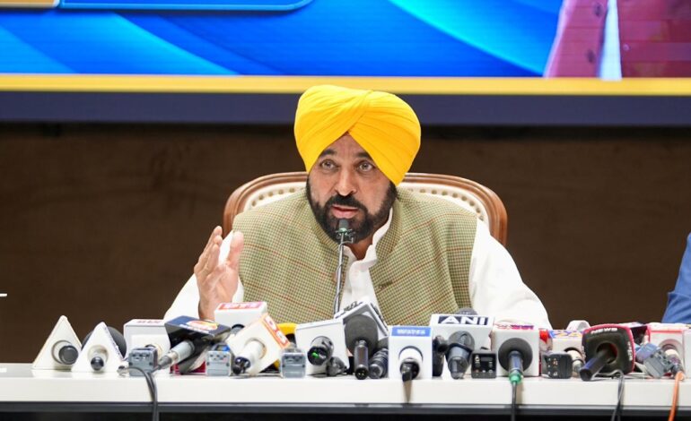 ਕਦੇ ਘਾਟੇ ‘ਚ ਚਲਦਾ ਬਿਜਲੀ ਵਿਭਾਗ ਪਿਛਲੇ 4 ਸਾਲਾਂ ਤੋਂ ਪੰਜਾਬ ਦੇ 90 ਫੀਸਦ ਘਰਾਂ ਨੂੰ ਮੁਫ਼ਤ ਬਿਜਲੀ ਦੇ ਕੇ ਵੀ ਕਮਾ ਰਿਹੈ ਮੁਨਾਫ਼ਾ: ਮੁੱਖ ਮੰਤਰੀ ਭਗਵੰਤ ਸਿੰਘ ਮਾਨ