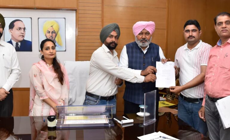 ਵਿੱਤ ਮੰਤਰੀ ਹਰਪਾਲ ਸਿੰਘ ਚੀਮਾ ਨੇ ਮੁਲਾਜ਼ਮ ਯੂਨੀਅਨਾਂ ਨਾਲ ਮੰਗਾਂ ਦੇ ਹੱਲ ਲਈ ਗੱਲਬਾਤ