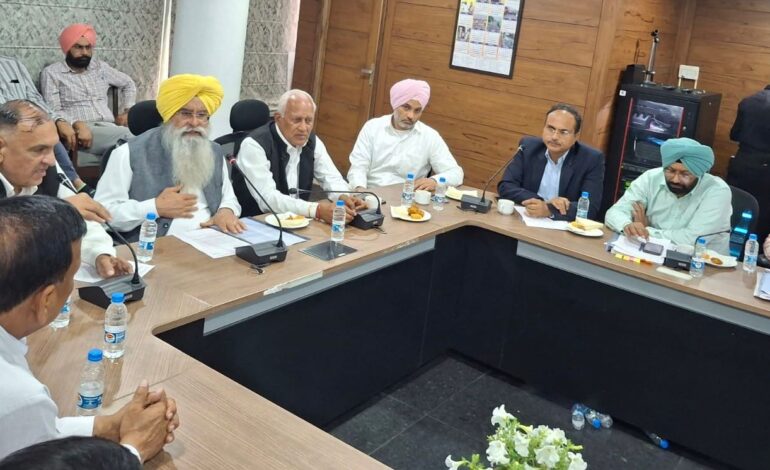 ਪੰਜਾਬ ਵਿੱਚ ਮੀਂਹ ਤੇ ਗੜੇਮਾਰੀ ਕਾਰਨ 1.30 ਲੱਖ ਏਕੜ ਰਕਬੇ ‘ਚ ਫ਼ਸਲਾਂ ਦਾ ਨੁਕਸਾਨ; ਗੁਰਮੀਤ ਸਿੰਘ ਖੁੱਡੀਆਂ ਵੱਲੋਂ ਨੁਕਸਾਨ ਦੇ ਮੁਲਾਂਕਣ ਲਈ ਕੇਂਦਰ ਨੂੰ ਟੀਮ ਭੇਜਣ ਦੀ ਅਪੀਲ ਅਤੇ ਕਿਸਾਨਾਂ ਲਈ ਤੁਰੰਤ ਰਾਹਤ ਦੀ ਮੰਗ