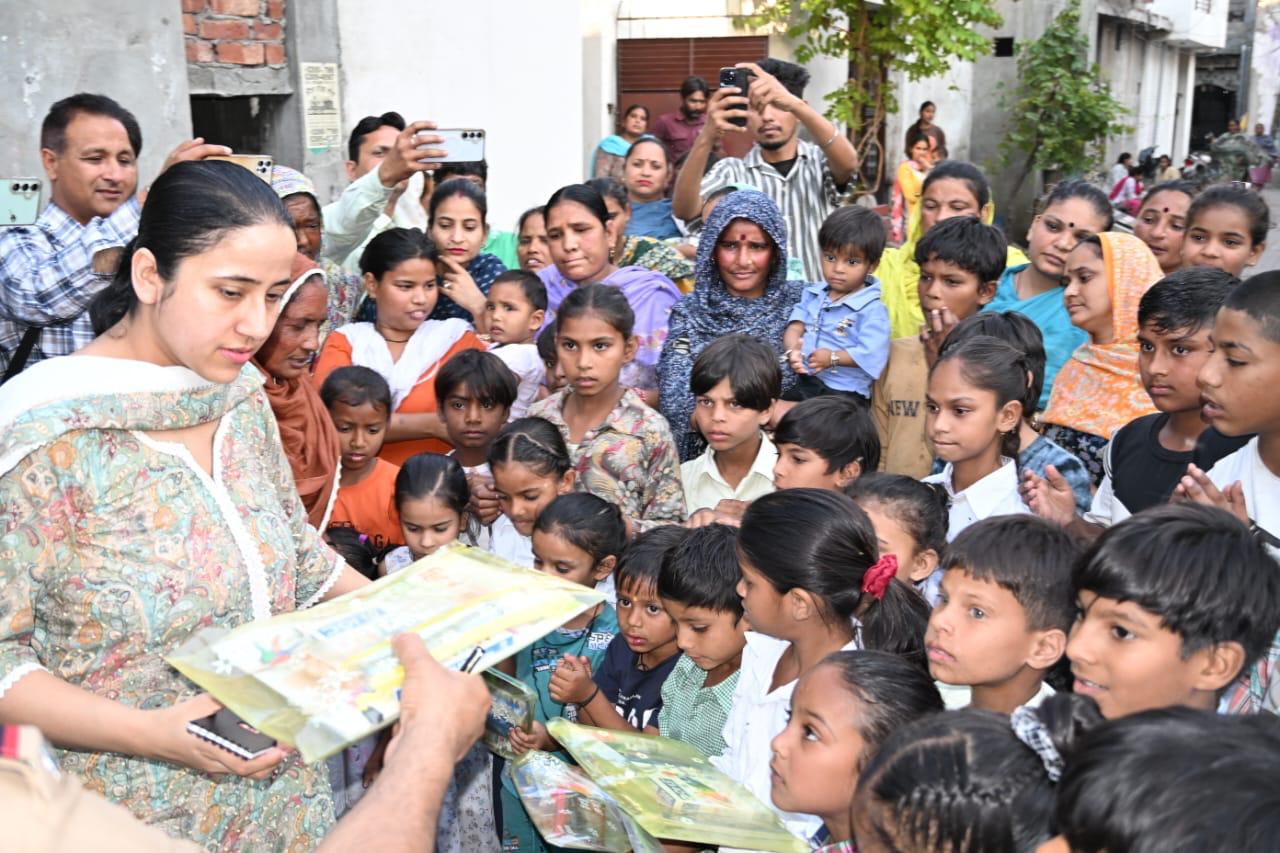 ਅਪਰਾਧ ਲਈ ਕੋਈ ਨਰਮੀ ਨਹੀਂ ਵਰਤੀ ਜਾਵੇਗੀ; ਭਗਵੰਤ ਮਾਨ ਸਰਕਾਰ ਦੇ ‘ਅਪਰਾਧ-ਮੁਕਤ ਪੰਜਾਬ’ ਦੇ ਟੀਚੇ ਨੂੰ ਸਾਕਾਰ ਕਰ ਰਹੀਆਂ ਹਨ ਮਹਿਲਾ ਪੁਲਿਸ ਮੁਲਾਜ਼ਮ