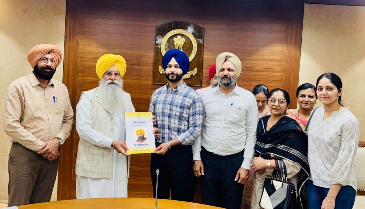 ਗੁਰਮੀਤ ਖੁੱਡੀਆਂ ਨੇ ਵੈਟਰਨਰੀ ਅਫ਼ਸਰਾਂ, ਇੰਸਪੈਕਟਰਾਂ ਅਤੇ ਡੇਅਰੀ ਵਿਕਾਸ ਇੰਸਪੈਕਟਰਾਂ ਨੂੰ ਨਿਯੁਕਤੀ ਪੱਤਰ ਸੌਂਪੇ