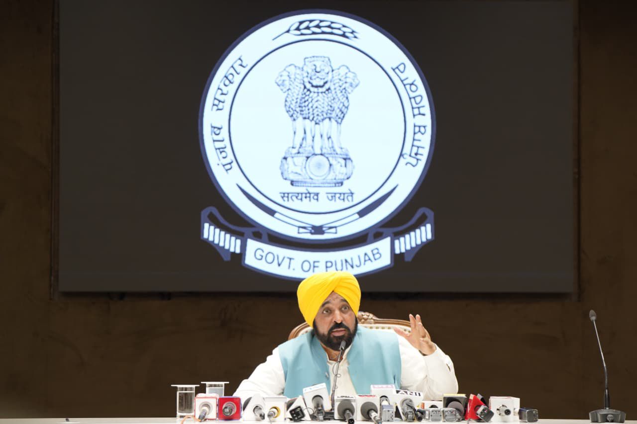 ਪੰਜਾਬ ਵਿੱਚ ਈ.ਡੀ. ਰਾਹੀਂ ਭਾਜਪਾ ਦੀ ਚੋਣ ਖੇਡ ਜਾਰੀ, ਤਿੰਨ ਦਿਨਾਂ ਵਿੱਚ ਦੋ ‘ਆਪਆਗੂਆਂ ਦੇ ਘਰਾਂਤੇ ਛਾਪੇ: ਮੁੱਖ ਮੰਤਰੀ ਭਗਵੰਤ ਸਿੰਘ ਮਾਨ