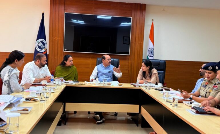 ਕੈਬਨਿਟ ਮੰਤਰੀ ਮੋਹਿੰਦਰ ਭਗਤ ਵੱਲੋਂ ਐਸ.ਏ.ਐਸ. ਨਗਰ ਵਿੱਚ ‘ਰੰਗਲਾ ਪੰਜਾਬ’ ਵਿਕਾਸ ਗ੍ਰਾਂਟਾਂ ਦੀ ਪ੍ਰਗਤੀ ਦਾ ਜਾਇਜ਼ਾ