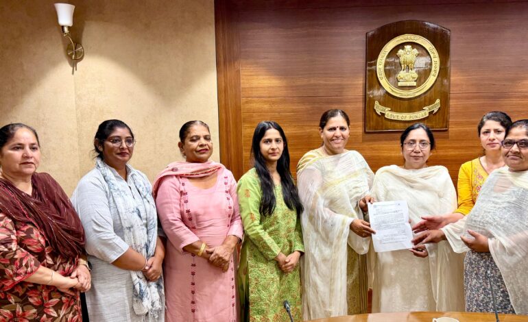 ਆਂਗਣਵਾੜੀ ਵਰਕਰਾਂ ਅਤੇ ਹੈਲਪਰਾਂ ਦੀ ਭਲਾਈ ਨੂੰ ਪੰਜਾਬ ਸਰਕਾਰ ਵੱਲੋਂ ਵਿਸ਼ੇਸ਼ ਤਰਜੀਹ : ਡਾ. ਬਲਜੀਤ ਕੌਰ