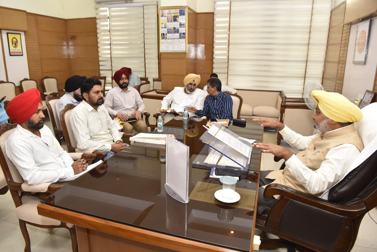 ਵਿੱਤ ਮੰਤਰੀ ਹਰਪਾਲ ਸਿੰਘ ਚੀਮਾ ਵੱਲੋਂ ਮੁਲਾਜ਼ਮ ਯੂਨੀਅਨਾਂ ਨਾਲ ਮੀਟਿੰਗਾਂ, ਜਾਇਜ਼ ਮੰਗਾਂ ‘ਤੇ ਜਲਦੀ ਕਾਰਵਾਈ ਦਾ ਦਿੱਤਾ ਭਰੋਸਾ
