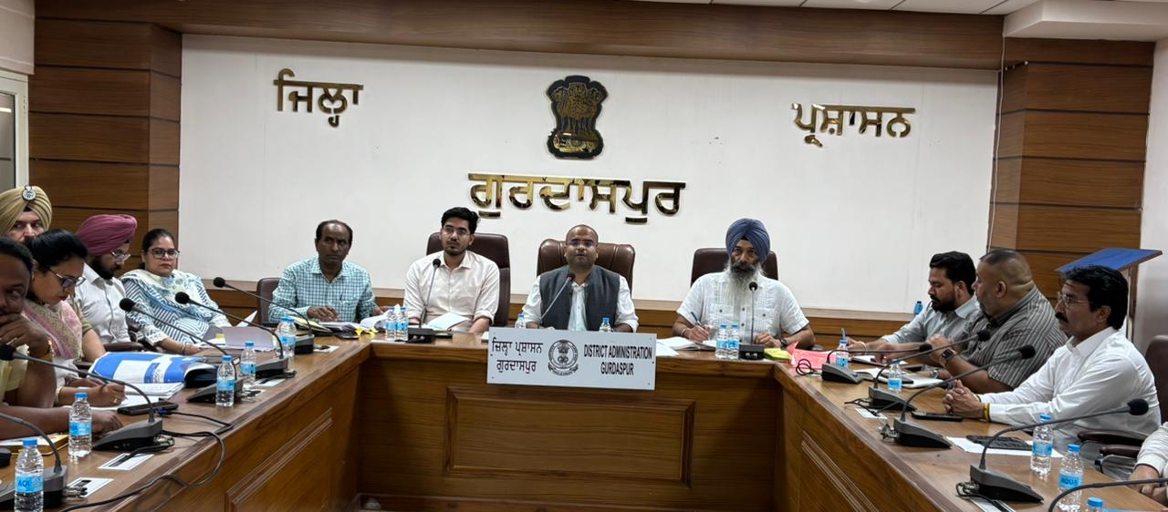 ਸ੍ਰੀ ਆਦਿੱਤਿਆ ਉੱਪਲ, ਡਿਪਟੀ ਕਮਿਸ਼ਨਰ ਦੀ ਪ੍ਰਧਾਨਗੀ ਹੇਠ ਜ਼ਿਲ੍ਹਾ ਟਰੇਡਰਜ਼ ਕਮਿਸ਼ਨ ਨਾਲ ਸਬੰਧਤ ਮੁਸ਼ਕਿਲਾਂ ਦੇ ਨਿਪਟਾਰੇ ਸਬੰਧੀ ਅਧਿਕਾਰੀਆਂ ਨਾਲ ਮੀਟਿੰਗ