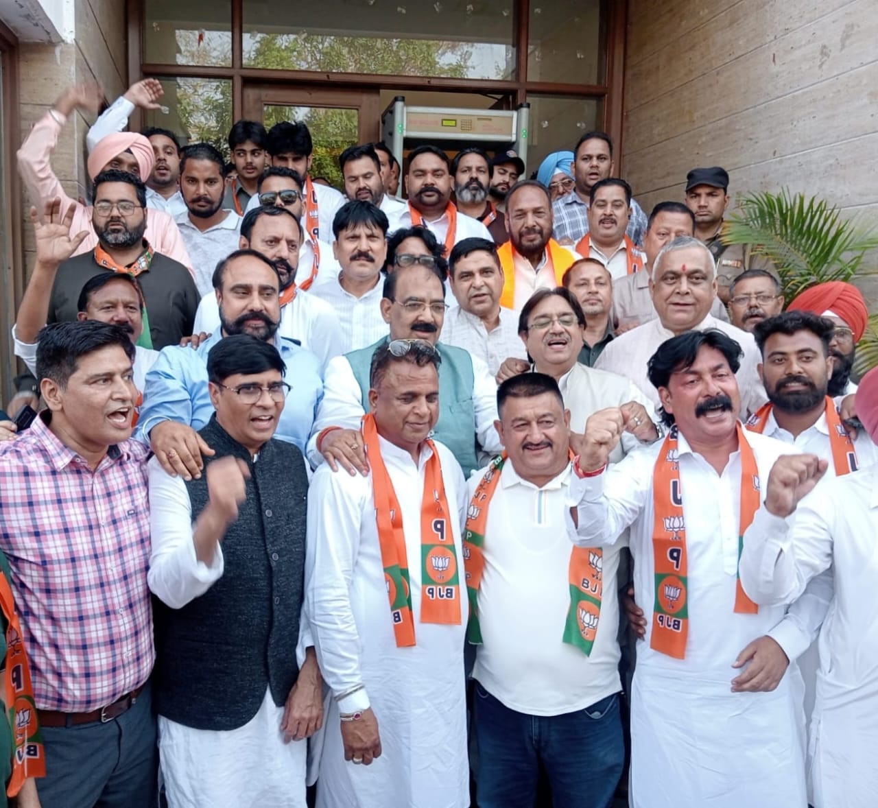 ਅੰਮ੍ਰਿਤਸਰ ਵਿੱਚ BJP ਨੂੰ ਮਿਲੀ ਮਜ਼ਬੂਤੀ, ਵੱਖ-ਵੱਖ ਦਲਾਂ ਦੇ ਪ੍ਰਮੁੱਖ ਨੇਤਾਵਾਂ ਦਾ ਸ਼ਾਮਲ ਹੋਣਾ