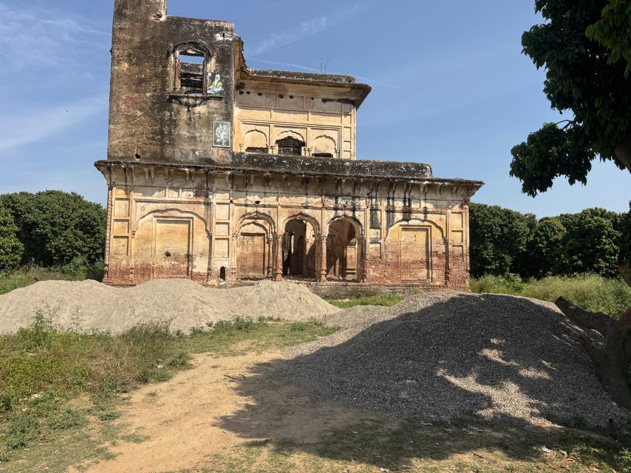 ਸ਼ੇਰ-ਏ-ਪੰਜਾਬ ਦੀ ਦੀਨਾਨਗਰ ਸਥਿਤ ਸ਼ਾਹੀ ਬਾਰਾਂਦਰੀ ਦੀ ਭੰਨ-ਤੋੜ ਕਰਨ ਵਾਲਿਆਂ ਖਿਲਾਫ਼ ਕਾਨੂੰਨੀ ਕਾਰਵਾਈ ਨਾ ਕਰਨ `ਤੇ ਸੰਗਤਾਂ ਵਿੱਚ ਰੋਸ