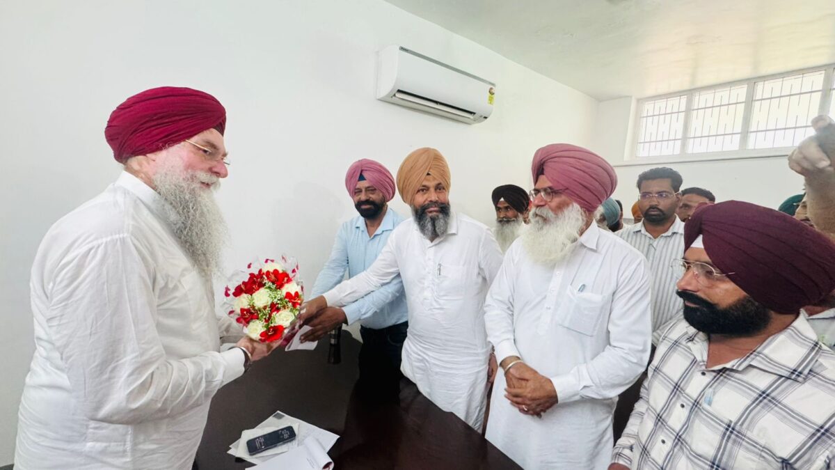 ਸਹਿਕਾਰਤਾ ਵਿਭਾਗ ਦੀ ਮੁਲਾਜ਼ਮ ਐਸੋਸੀਏਸ਼ਨ ਨੇ ਆਪਣੀਆਂ ਜਾਇਜ਼ ਮੰਗਾਂ ਲਈ ਸਪੀਕਰ ਸੰਧਵਾਂ ਨਾਲ ਕੀਤੀ ਮੁਲਾਕਾਤ