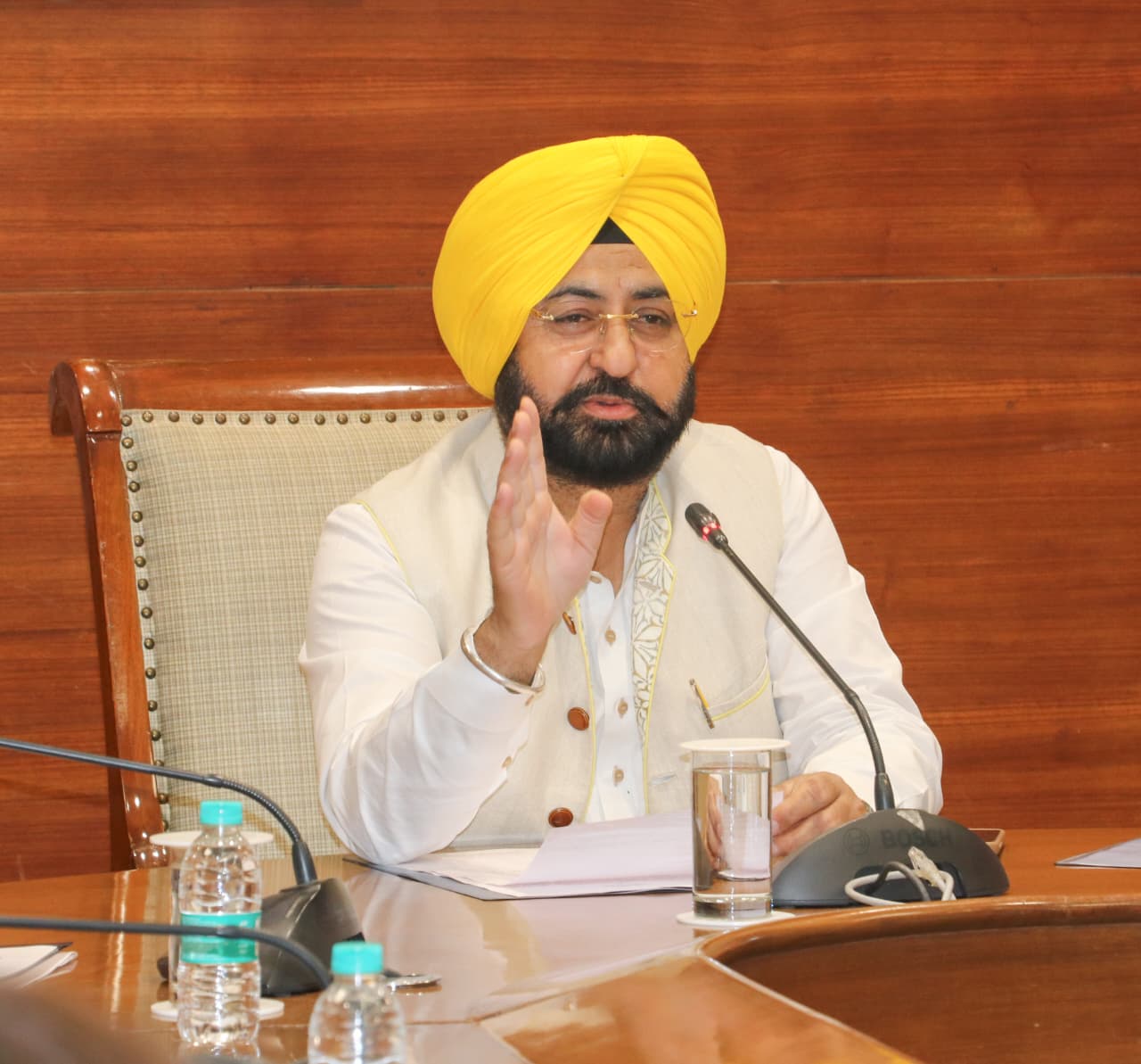 23 ਮਾਲ ਅਧਿਕਾਰੀ ਪਦਉੱਨਤ ਕੀਤੇ, ਹਰਦੀਪ ਸਿੰਘ ਮੁੰਡੀਆਂ ਨੇ ਸੌਂਪੇ ਤਰੱਕੀ ਪੱਤਰ