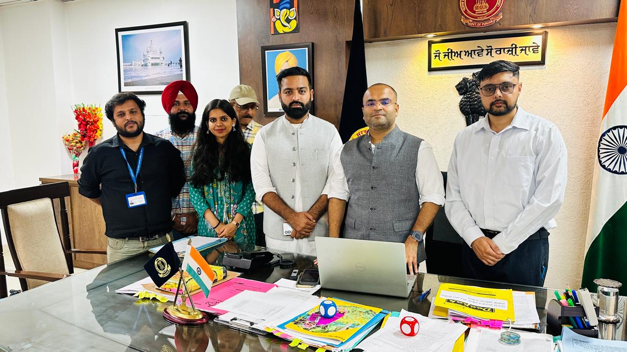 ਡਿਪਟੀ ਕਮਿਸ਼ਨਰ-ਕਮ-ਜ਼ਿਲ੍ਹਾ ਪ੍ਰਿੰਸੀਪਲ ਜਨਗਣਨਾ ਅਧਿਕਾਰੀ, ਆਦਿੱਤਿਆ ਉੱਪਲ ਵਲੋਂ ਅੱਜ ਸਵੈ ਗਣਨਾ ਪ੍ਰਕਿਰਿਆ ਦੀ ਸ਼ੁਰੂਆਤ