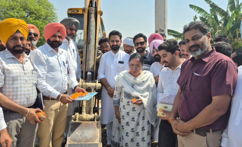 ਕੈਬਨਿਟ ਮੰਤਰੀ ਡਾ. ਬਲਜੀਤ ਕੌਰ ਵੱਲੋਂ ਮਲੋਟ ਨੂੰ ਵੱਡੀ ਰਾਹਤ: 12 ਕਰੋੜ ਦੀ ਲਾਗਤ ਨਾਲ ਨਵੀਂ ਪਾਈਪ ਲਾਈਨ ਪ੍ਰੋਜੈਕਟ ਦੀ ਸ਼ੁਰੂਆਤ