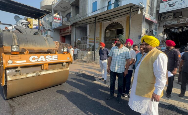 ਕੈਬਨਿਟ ਮੰਤਰੀ ਹਰਭਜਨ ਸਿੰਘ ਈ.ਟੀ.ਓ ਨੇ ਗੁਰਦਾਸਪੁਰ ਵਿਖੇ ਬਣ ਰਹੀਆਂ ਸੜਕਾਂ ਦੇ ਨਿਰਮਾਣ ਕਾਰਜਾਂ ਦਾ ਲਿਆ ਜਾਇਜ਼ਾ