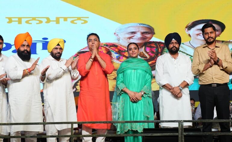 ਰੱਖੜੀ ਦੇ ਤਿਉਹਾਰ ‘ਤੇ ਭਗਵੰਤ ਸਿੰਘ ਮਾਨ ਨੇ ਨਿਭਾਇਆ ‘ਭਰਾ’ ਦਾ ਫ਼ਰਜ਼, 1.37 ਲੱਖ ਸਤਿਕਾਰ ਸਖੀਆਂ ਦੇ ਖਾਤੇ ‘ਚ ਪਾਈ ਸਨਮਾਨ ਰਾਸ਼ੀ