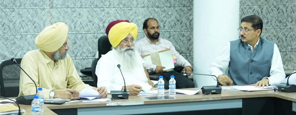 ਗੁਰਮੀਤ ਸਿੰਘ ਖੁੱਡੀਆਂ ਵੱਲੋਂ ਵੱਖ-ਵੱਖ ਯੂਨੀਅਨਾਂ ਅਤੇ ਵੈਟਰਨਰੀ ਇੰਸਪੈਕਟਰਾਂ ਨਾਲ ਗੱਲਬਾਤ; ਵਿਭਾਗ ਨੂੰ ਜਾਇਜ਼ ਮੰਗਾਂ ਦੇ ਹੱਲ ਦੇ ਨਿਰਦੇਸ਼