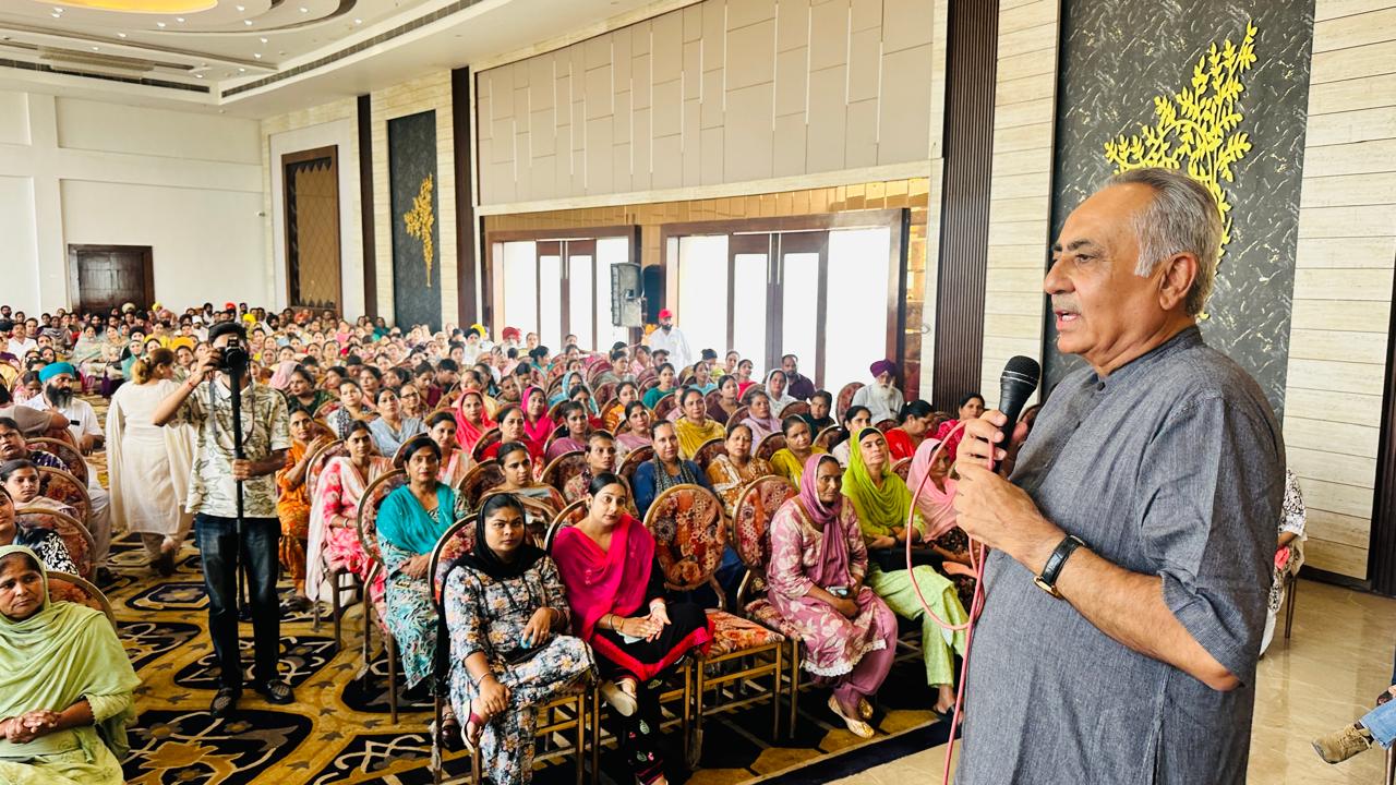 ਮਾਵਾਂ ਧੀਆਂ ਸਤਿਕਾਰ ਯੋਜਨਾ ਤਹਿਤ 61 ਹਜ਼ਾਰ ਤੋਂ ਵੱਧ ਮਹਿਲਾਵਾਂ ਦੀ ਰਜਿਸਟ੍ਰੇਸ਼ਨ ਵਿੱਚ ਸਖੀਆਂ ਦਾ ਅਹਿਮ ਯੋਗਦਾਨ: ਰਮਨ ਬਹਿਲ