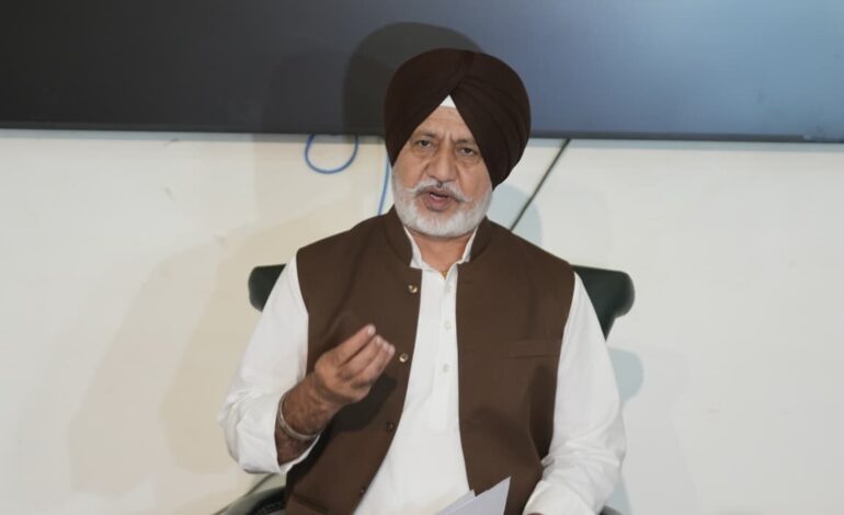 ਕਾਂਗਰਸ ਨੇ ਆਪਣੀ ਡੁੱਬਦੀ ਬੇੜੀ ਬਚਾਉਣ ਲਈ ਪੰਜਾਬ ਵਿੱਚ ‘ਪਾਇਲਟ’ ਨੂੰ ਭੇਜਿਆ ਹੈ: ਬਲਤੇਜ ਪੰਨੂ