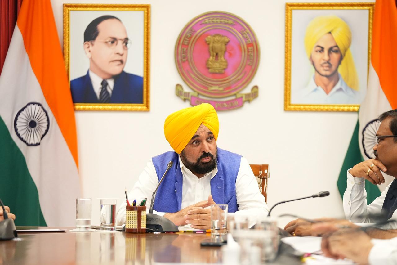 ਮੁੱਖ ਮੰਤਰੀ ਭਗਵੰਤ ਸਿੰਘ ਮਾਨ ਵੱਲੋਂ ਪਰਾਲੀ ਸਾੜਨ ਨੂੰ ਰੋਕਣ ਲਈ ਵਿਆਪਕ ਜਾਗਰੂਕਤਾ ਮੁਹਿੰਮ ਚਲਾਉਣ ਦਾ ਸੱਦਾ