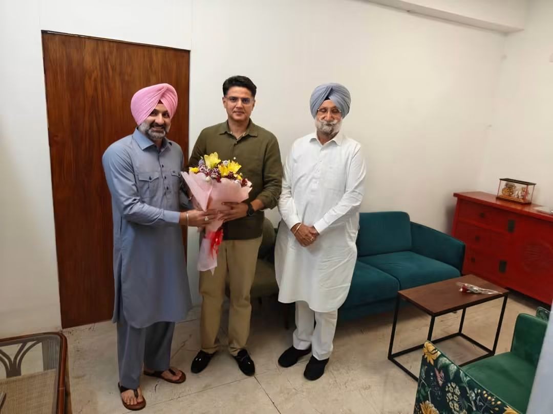 ਸਾਂਸਦ ਰੰਧਾਵਾ ਅਤੇ ਵਿਧਾਇਕ ਪਾਹੜਾ ਵੱਲੋਂ ਸਚਿਨ ਪਾਇਲਟ ਨਾਲ ਮੁਲਾਕਾਤ, ਚੋਣਾਂ ਨੂੰ ਲੈ ਕੇ ਵਿਚਾਰ-ਵਟਾਂਦਰਾ