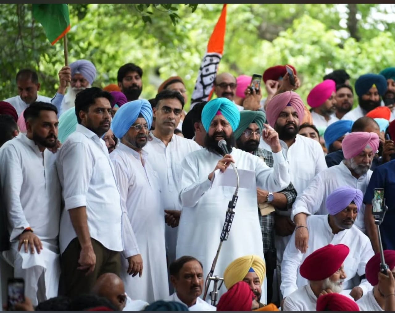 ਗੁਲਜ਼ਾਰ ਸਿੰਘ ਦੀ ਮੌਤ ਮਾਮਲੇ ਵਿੱਚ ਹਰਪਾਲ ਚੀਮਾ ਦੀ ਗ੍ਰਿਫ਼ਤਾਰੀ ਦੀ ਮੰਗ; 2027 ਵਿੱਚ ‘ਆਪ’ ਨੂੰ ਹਰਾਉਣ ਲਈ ਕਾਂਗਰਸ ਪੂਰੀ ਤਰ੍ਹਾਂ ਇਕਜੁੱਟ: ਬਾਜਵਾ