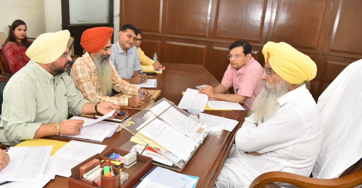 ਪਰਾਲੀ ਦੇ ਸੁਚੱਜੇ ਪ੍ਰਬੰਧ ਲਈ ਖ਼ਰੀਦੀਆਂ 16 ਹਜ਼ਾਰ ਤੋਂ ਵੱਧ ਮਸ਼ੀਨਾਂ; ਪੰਜਾਬ ਦੇ ਕਿਸਾਨਾਂ ਨੂੰ 183 ਕਰੋੜ ਰੁਪਏ ਦੀ ਸਬਸਿਡੀ ਜਾਰੀ: ਗੁਰਮੀਤ ਸਿੰਘ ਖੁੱਡੀਆਂ