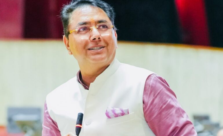 ਭਾਰਤ ’ਚ ਸੰਸਥਾਵਾਂ ਦੀ ਭਰੋਸੇਯੋਗਤਾ ਗੰਭੀਰ ਸੰਕਟ ਵਿੱਚ, ਲੋਕਾਂ ਨੂੰ ’ਚੁਣੀ ਹੋਈ ਤਾਨਾਸ਼ਾਹੀ’ ਵੱਲ ਧੱਕਿਆ ਜਾ ਰਿਹੈ: ਅਮਨ ਅਰੋੜਾ ਵੱਲੋਂ ਚੋਣ ਕਮਿਸ਼ਨ ਦੀ ਖੁਦਮੁਖਤਿਆਰੀ ਦੇ ਮੁੱਦੇ ‘ਤੇ ਕੇਂਦਰ ਸਰਕਾਰ ਦੀ ਤਿੱਖੀ ਆਲੋਚਨਾ