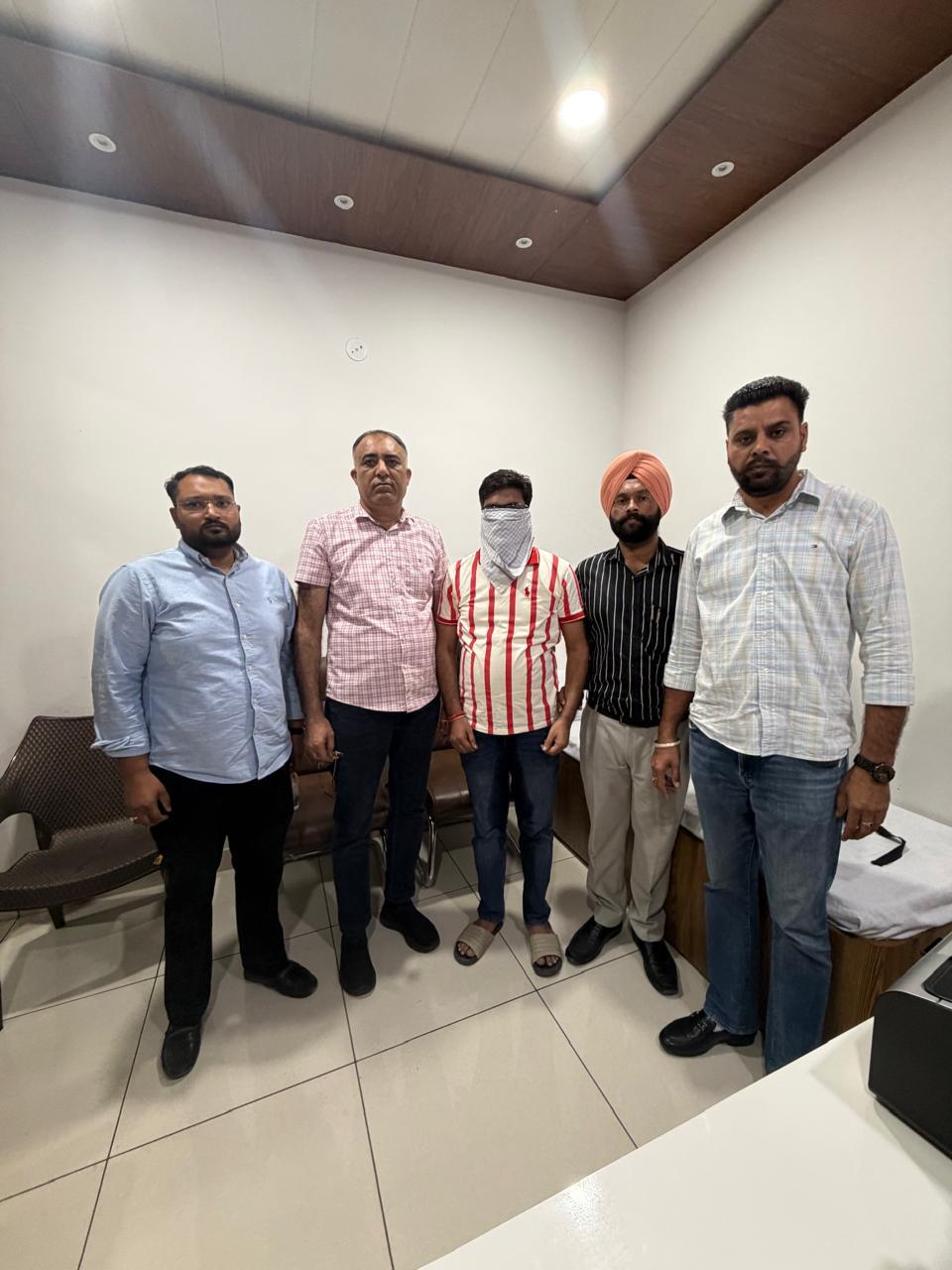 ਵਿਜੀਲੈਂਸ ਬਿਊਰੋ ਵੱਲੋਂ 30,000 ਰੁਪਏ ਰਿਸ਼ਵਤ ਲੈਂਦਾ ਪਟਵਾਰੀ ਰੰਗੇ ਹੱਥੀਂ ਕਾਬੂ