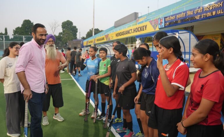 ਮੁੱਖ ਮੰਤਰੀ ਭਗਵੰਤ ਮਾਨ ਆਜ਼ਾਦੀ ਤੋਂ ਬਾਅਦ ਪਹਿਲੀ ਵਾਰ ਜਲੰਧਰ ਲੈ ਕੇ ਆਏ ਅੰਤਰਰਾਸ਼ਟਰੀ ਹਾਕੀ, ਪੰਜਾਬੀਆਂ ਨੂੰ ਟੀਮ ਇੰਡੀਆ ਦੀ ਹੌਸਲਾ ਅਫ਼ਜ਼ਾਈ ਲਈ ਸਟੇਡੀਅਮ ਭਰਨ ਦੀ ਅਪੀਲ: ਮੀਤ ਹੇਅਰ
