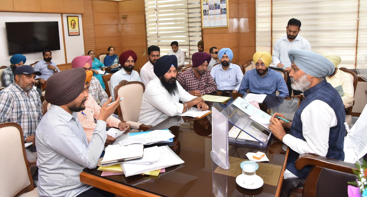 ਭਗਵੰਤ ਮਾਨ ਸਰਕਾਰ ਨੇ ਟਰਾਂਸਪੋਰਟ ਵਿਭਾਗ ਵਿੱਚ ਤਰਸ ਦੇ ਆਧਾਰ ‘ਤੇ 9 ਉਮੀਦਵਾਰਾਂ ਨੂੰ ਨਿਯੁਕਤੀ ਪੱਤਰ ਵੰਡੇ