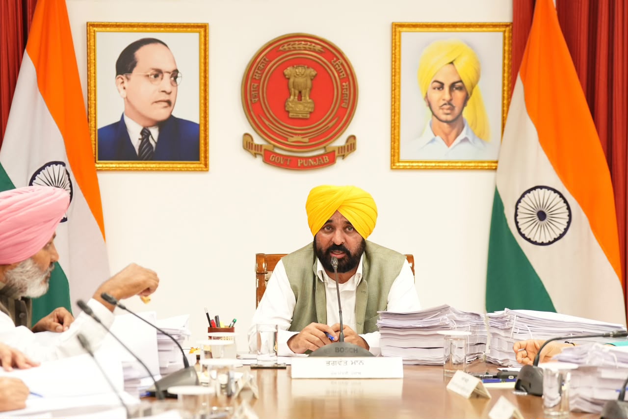 ਭਗਵੰਤ ਮਾਨ ਸਰਕਾਰ ਵੱਲੋਂ ਨਸ਼ਾ ਤਸਕਰੀ ਦੇ ਕੇਸਾਂ ਦੇ ਤੇਜ਼ੀ ਨਾਲ ਨਿਪਟਾਰੇ ਲਈ ਇਤਿਹਾਸਕ ਕਦਮ; 35 ਵਿਸ਼ੇਸ਼ ਐੱਨ.ਡੀ.ਪੀ.ਐੱਸ. ਅਦਾਲਤਾਂ ਹੋਣਗੀਆਂ ਸਥਾਪਤ