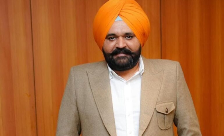 ਮੁੱਖ ਮੰਤਰੀ ਮਾਨ ਦੇ ਓਐਸਡੀ ਰਾਜਬੀਰ ਘੁੰਮਣ ਨੂੰ ਸੁਪਰੀਮ ਕੋਰਟ ਤੋਂ ਰਾਹਤ, ਗ੍ਰਿਫ਼ਤਾਰੀ ‘ਤੇ ਰੋਕ; ਸੀਬੀਆਈ ਦੀ ਐਫਆਈਆਰ ਬਰਕਰਾਰ