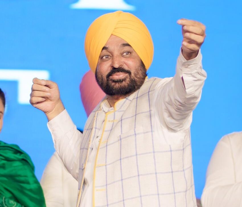 ਮੁੱਖ ਮੰਤਰੀ ਭਗਵੰਤ ਸਿੰਘ ਮਾਨ ਨੇ ਪੰਜਾਬ ਦੀਆਂ ਔਰਤਾਂ ਦੇ ਖਾਤਿਆਂ ਵਿੱਚ ਇੱਕ ਵਾਰ ਫਿਰ ਪਾਈ ਸਨਮਾਨ ਰਾਸ਼ੀ