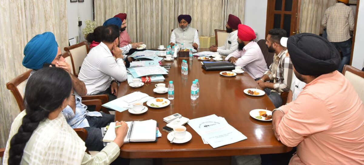 ਵਿੱਤ ਮੰਤਰੀ ਹਰਪਾਲ ਸਿੰਘ ਚੀਮਾ ਵੱਲੋਂ ਉੱਚ ਪੱਧਰੀ ਮੀਟਿੰਗਾਂ ਦੌਰਾਨ ਪੀ.ਐੱਸ.ਪੀ.ਸੀ.ਐੱਲ. ਮੁਲਾਜ਼ਮਾਂ ਦੀਆਂ ਮੰਗਾਂ ਦੀ ਸਮੀਖਿਆ; ਜਾਇਜ਼ ਮੰਗਾਂ ਨੂੰ ਪਹਿਲ ਦੇ ਆਧਾਰ ’ਤੇ ਹੱਲ ਕਰਨ ਦੇ ਦਿੱਤੇ ਨਿਰਦੇਸ਼