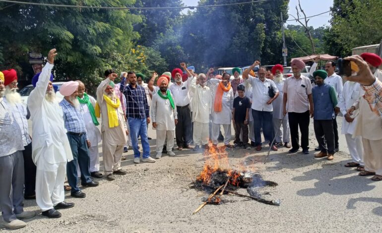 ਖੱਬੀਆਂ ਪਾਰਟੀਆਂ ਨੇ ਚੋਣ ਕਮਿਸ਼ਨ ਦੇ ਮੁਖੀ ਗਿਆਨਈਸ਼ ਕੁਮਾਰ ਦਾ ਸਾੜਿਆ ਪੁਤਲਾ