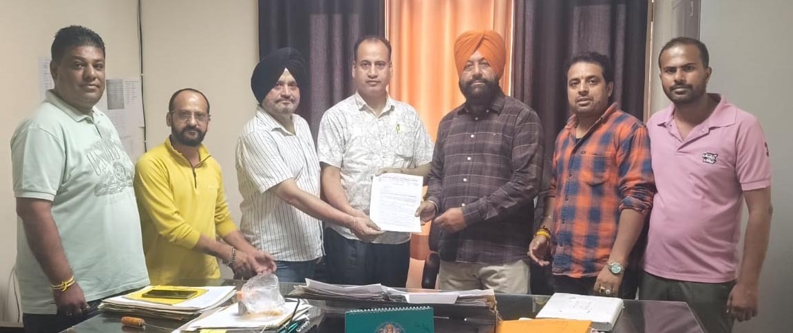 ਪੀਸੀਜੇਯੂ ਦੀ ਗੁਰਦਾਸਪੁਰ ਇਕਾਈ ਨੇ ਡੀਸੀ ਦਫ਼ਤਰ ਸੌਂਪਿਆ ਮੰਗ ਪੱਤਰ
