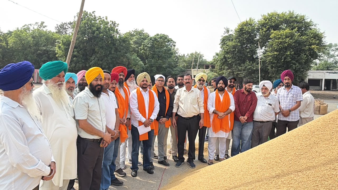 ਚੇਅਰਮੈਨ ਗਗਨਦੀਪ ਸਿੰਘ ਬਮਰਾਹ ਨੇ ਪਿੰਡ ਸਲੀਮਪੁਰ ਵਿਖੇ ਝੋਨੇ ਦੀ ਖਰੀਦ ਸ਼ੁਰੂ ਕਰਵਾਈ