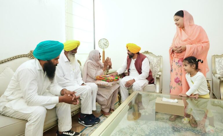 ਹਰੇਕ ਮਾਂ ਤੇ ਭੈਣ ‘ਮਾਵਾਂ-ਧੀਆਂ ਸਤਿਕਾਰ ਯੋਜਨਾ’ ਦੀ ਬ੍ਰਾਂਡ ਅੰਬੈਸਡਰ: ਮੁੱਖ ਮੰਤਰੀ ਭਗਵੰਤ ਸਿੰਘ ਮਾਨ