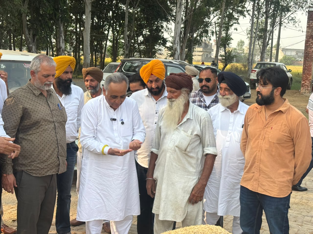 ਰਮਨ ਬਹਿਲ ਨੇ ਦਾਣਾ ਮੰਡੀ ਕਾਲਾ ਨੰਗਲ, ਭਾਗੋਕਾਵਾਂ ਅਤੇ ਗਜਨੀਪੁਰ ਦਾ ਦੌਰਾ ਕਰਕੇ ਖ਼ਰੀਦ ਪ੍ਰਬੰਧਾਂ ਦਾ ਲਿਆ ਜਾਇਜ਼ਾ