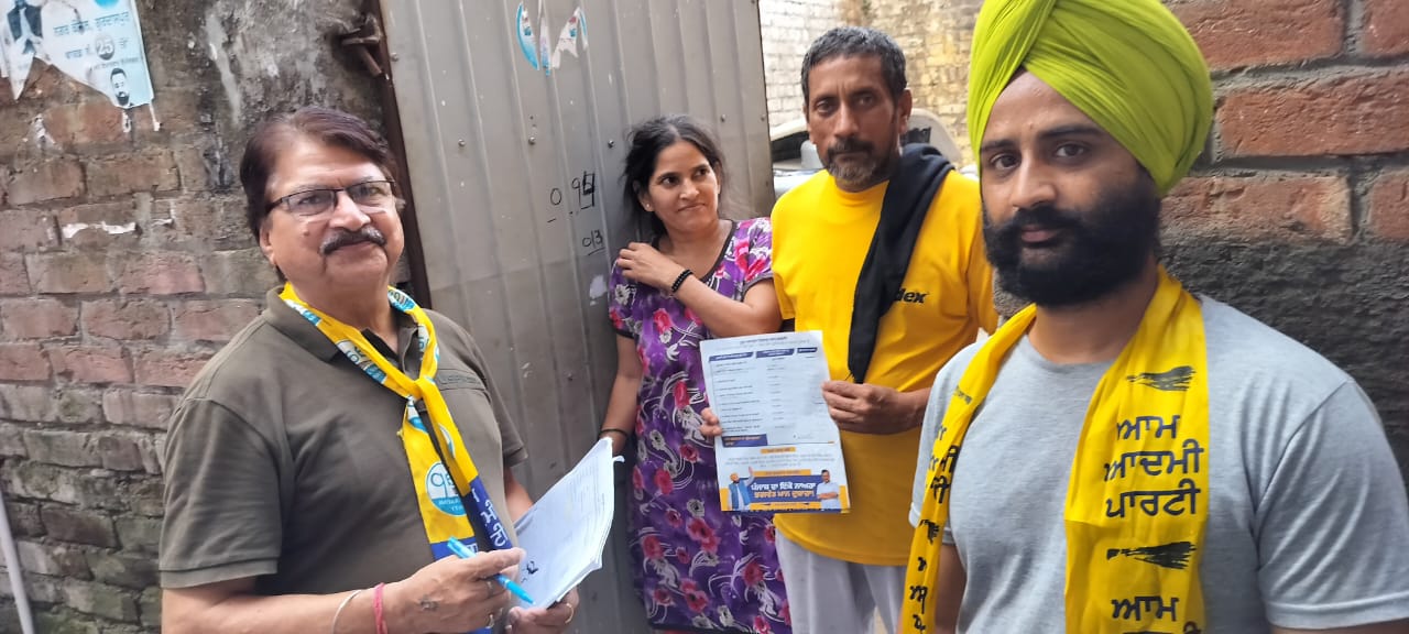 ਭਾਰਤ ਭੂਸ਼ਣ ਸ਼ਰਮਾ, ਸੰਗਠਨ ਇੰਚਾਰਜ ਗੁਰਦਾਸਪੁਰ ਵਲੋਂ ਡੋਰ ਟੂ ਡੋਰ ਪਹੁੰਚ ਕੇ ‘ਮਾਨ ਦੇ ਮੁਨਾਫੇ’ ਕੰਪੇਨ ਬਾਰੇ ਲੋਕਾਂ ਨੂੰ ਜਾਣੂੰ ਕਰਵਾਇਆ ਗਿਆ