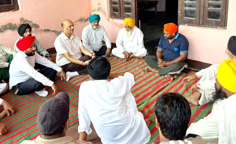 ਰਾਵੀ ਦਰਿਆ ’ਚ ਰੁੜੇ ਕਿਸਾਨ ਦੇ ਪਰਿਵਾਰ ਨਾਲ ਵਿਧਾਇਕਾ ਅਰੁਣਾ ਚੌਧਰੀ ਤੇ ਅਸ਼ੋਕ ਚੌਧਰੀ ਨੇ ਦੁੱਖ ਵੰਡਾਇਆ