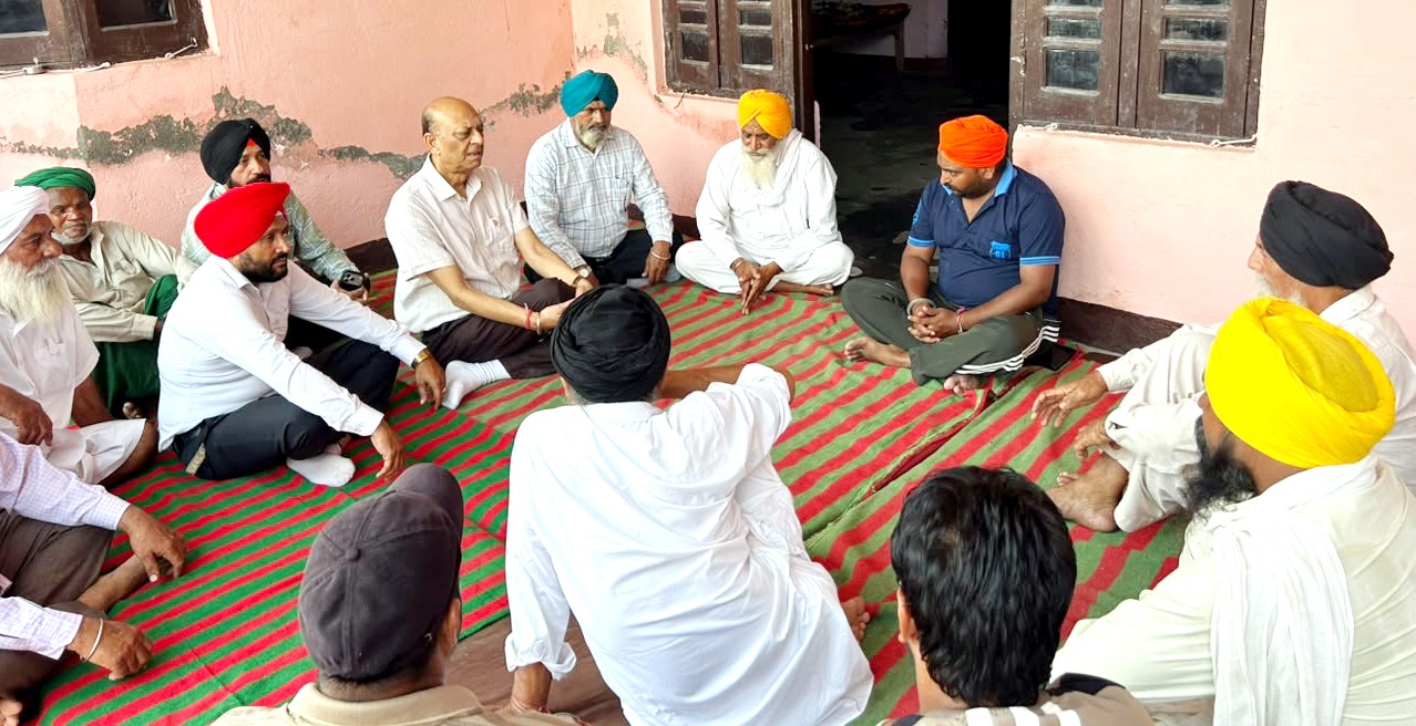 ਰਾਵੀ ਦਰਿਆ ’ਚ ਰੁੜੇ ਕਿਸਾਨ ਦੇ ਪਰਿਵਾਰ ਨਾਲ ਵਿਧਾਇਕਾ ਅਰੁਣਾ ਚੌਧਰੀ ਤੇ ਅਸ਼ੋਕ ਚੌਧਰੀ ਨੇ ਦੁੱਖ ਵੰਡਾਇਆ