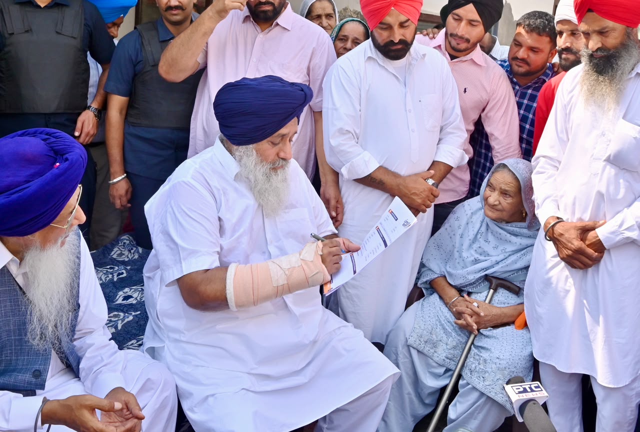 ਅਟਾਰੀ ਵਿਚ ਪਿੰਡਾਂ ਵਾਲਿਆਂ ਨੇ ਘਰ-ਘਰ ਮੁਹਿੰਮ ਦੌਰਾਨ ਸੁਖਬੀਰ ਬਾਦਲ ਨੂੰ ਦੱਸਿਆ ਕਿ ਬੇਰੋਜ਼ਗਾਰੀ ਸਰਹੱਦੀ ਪੱਟੀ ਦੀ ਸਭ ਤੋਂ ਵੱਡੀ ਸਮੱਸਿਆ